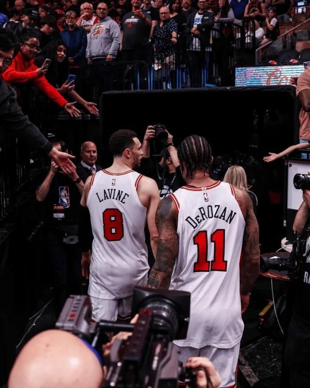 半岛体育官方网站-附加赛史上首次10胜9！公牛19分逆转晋级将战热火